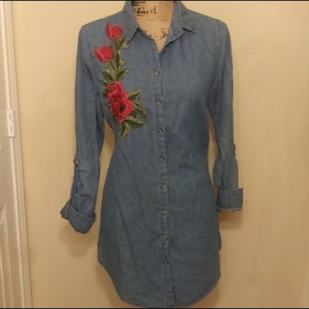 Live 4 Truth Denim Rose Dress / Size: Small